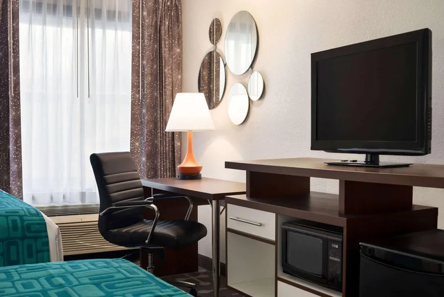 Howard Johnson by Wyndham Appleton hotel detail image 6