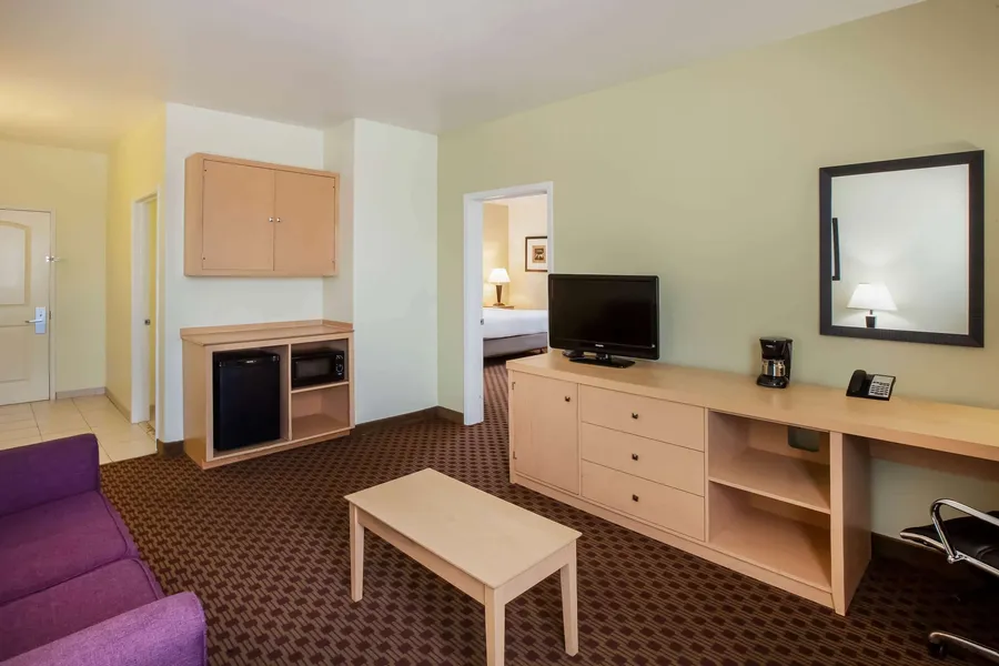 La Quinta Inn & Suites by Wyndham Odessa North hotel detail image 6