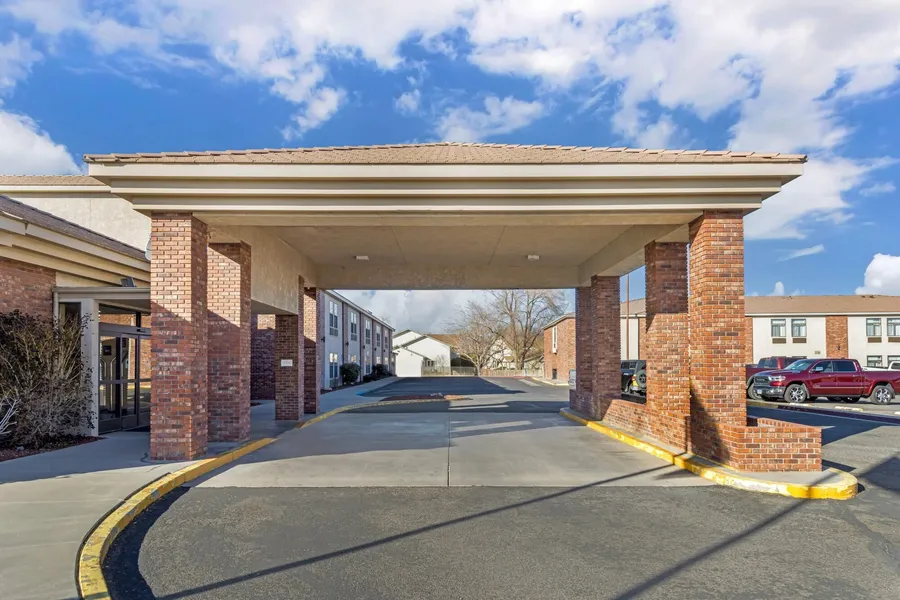 Comfort Inn & Suites Near Fallon Naval Air Station hotel detail image 6