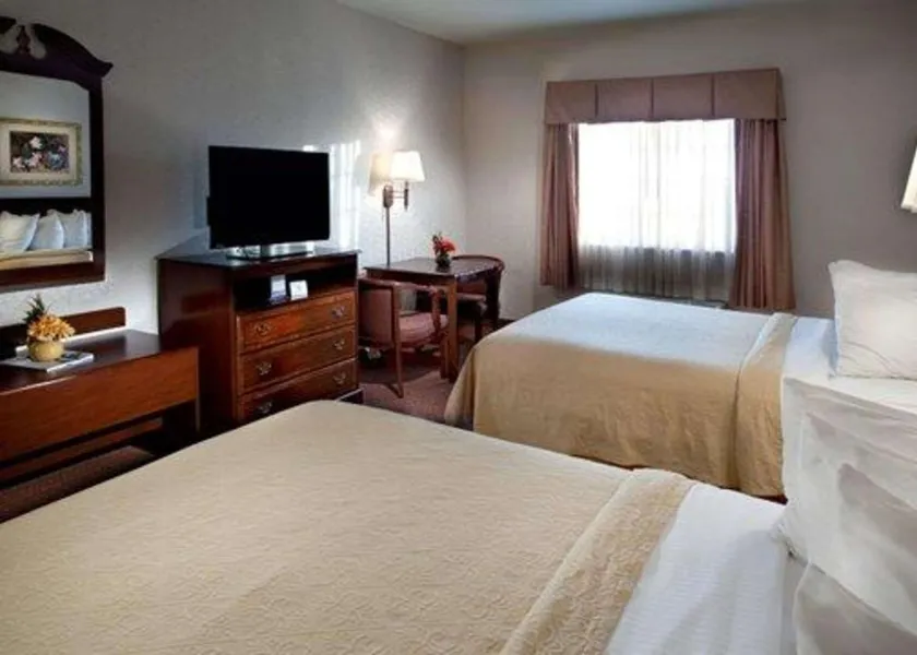 Quality Inn & Suites, Near University hotel detail image 2