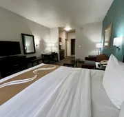 Quality Inn & Suites, Near University hotel detail image 3