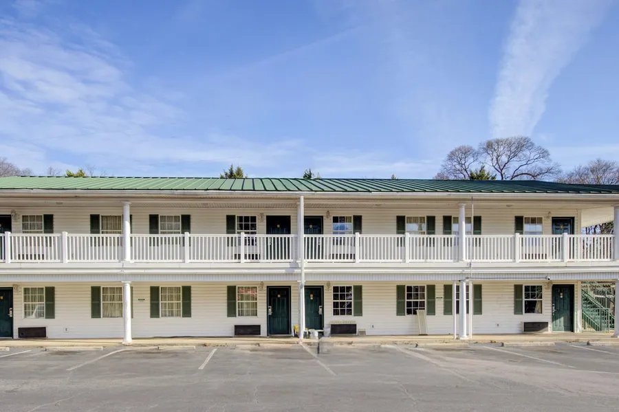 Plantation Inn & Suites Near Locust Grove I 75 hotel detail image 2