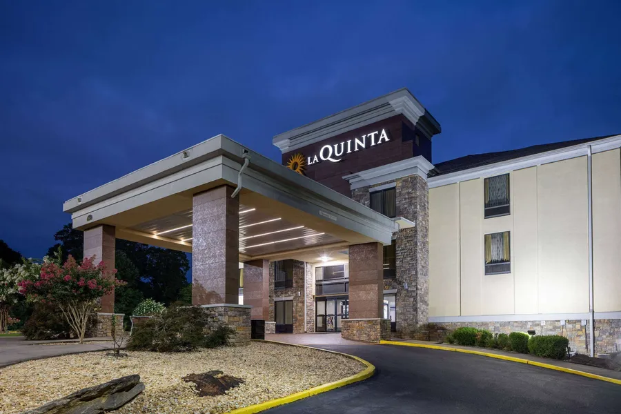 La Quinta Inn & Suites by Wyndham Covington hotel detail image 6