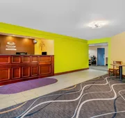Econo Lodge Inn & Suites Eau Claire South hotel detail image 5