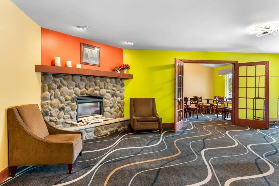Econo Lodge Inn & Suites Eau Claire South hotel detail image 6