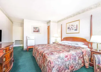 Knights Inn Lenox hotel thumbnail 5