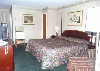 Knights Inn Lenox hotel thumbnail 7