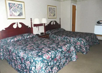 Knights Inn Lenox hotel thumbnail 8