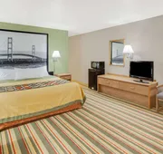 Super 8 by Wyndham Grayling hotel detail image 7