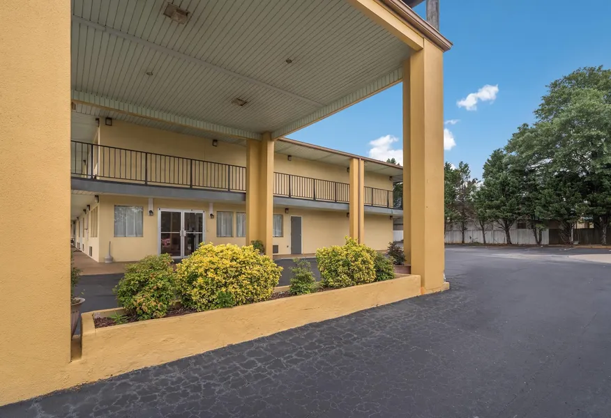 Econo Lodge Thomaston hotel detail image 2