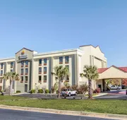 Comfort Inn & Suites Athens North hotel detail image 7