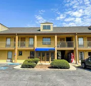 Bonita Lakes Inn by Capital O Meridian I20 hotel detail image 5
