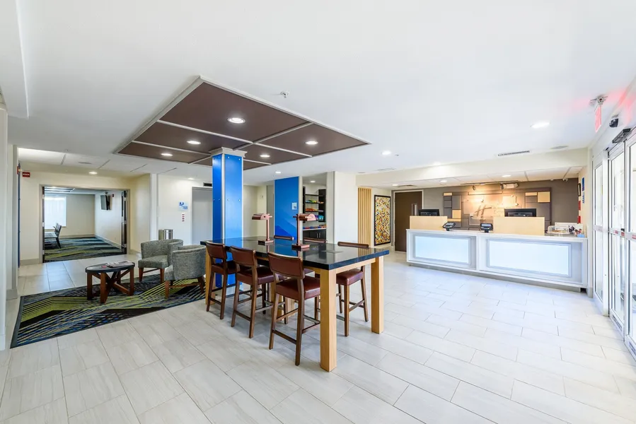 Holiday Inn Express Hotel & Suites Bastrop by IHG hotel detail image 2
