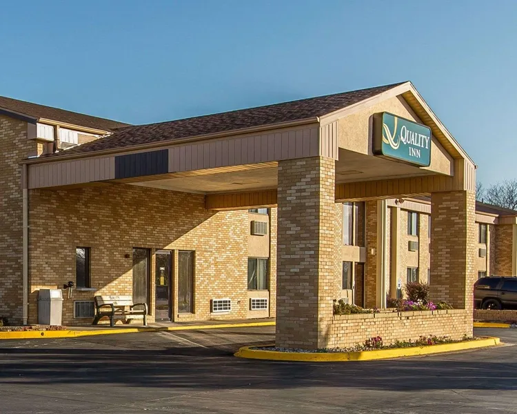 Quality Inn Burlington near Hwy 34 hotel detail image 2