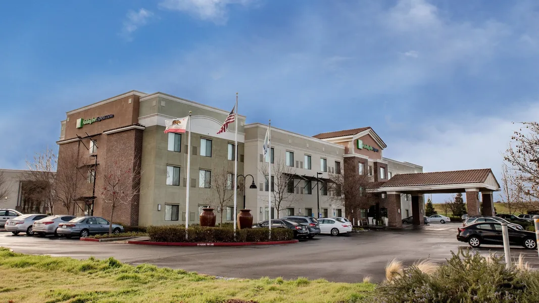 Holiday Inn Express Hotel & Suites Lincoln by IHG hotel detail image 2