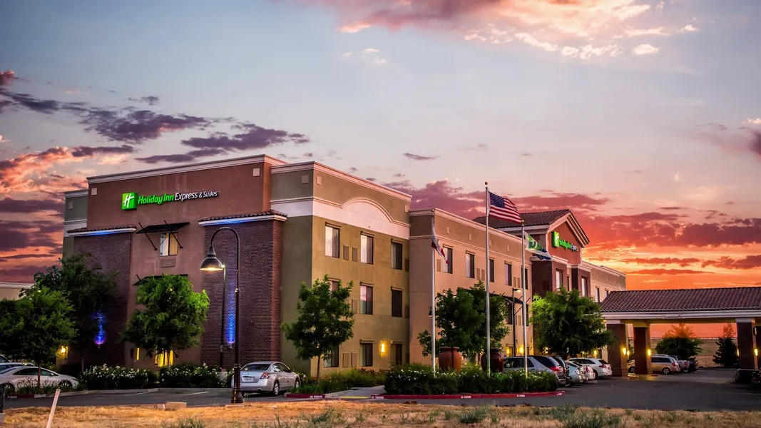Holiday Inn Express Hotel & Suites Lincoln by IHG hotel detail image 6