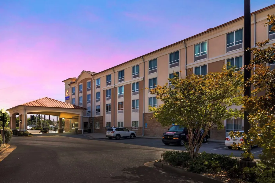 Comfort Inn & Suites Tifton hotel detail image 2