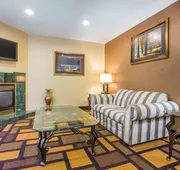 Quality Inn & Suites hotel detail image 3