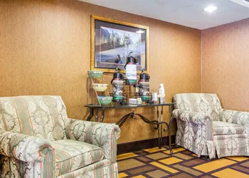 Quality Inn & Suites hotel thumbnail 4