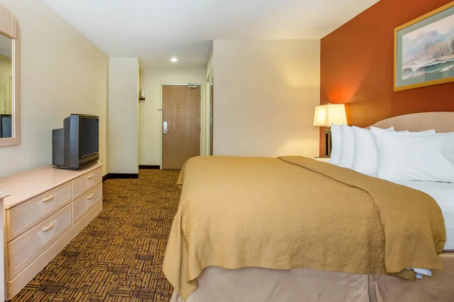 Quality Inn & Suites hotel detail image 6