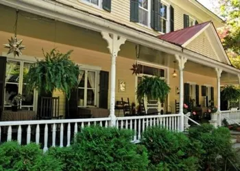 Edgeworth Inn hotel thumbnail 2