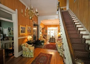 Edgeworth Inn hotel thumbnail 6