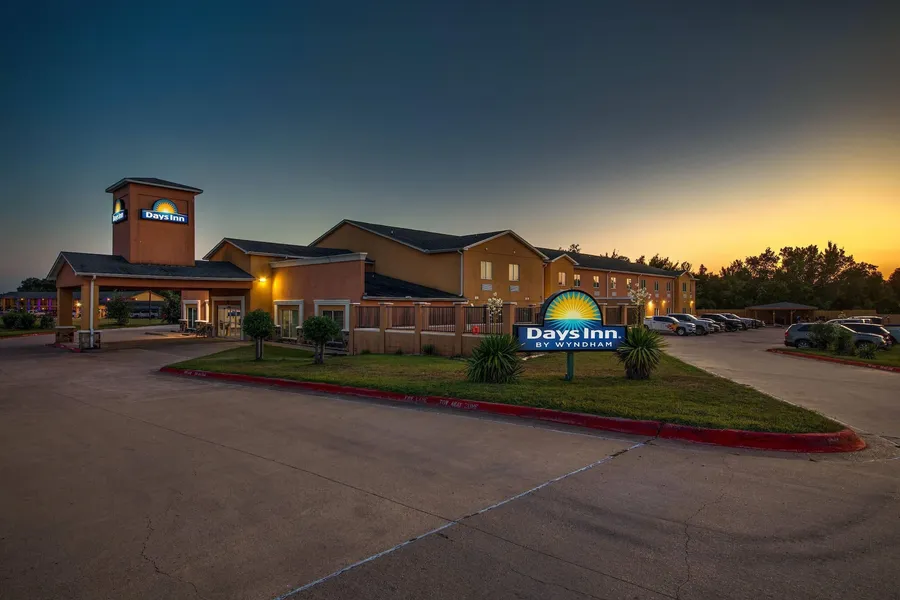 Days Inn by Wyndham Rockdale Texas hotel detail image 2