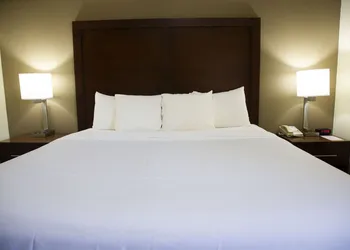 Ardmore Inn & Suites hotel thumbnail 5