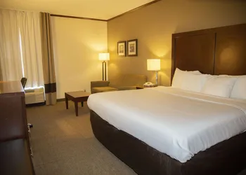 Ardmore Inn & Suites hotel thumbnail 8