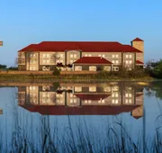 La Quinta Inn & Suites by Wyndham Shawnee hotel detail image 3