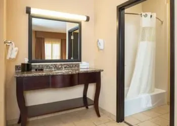 Durant Inn & Suites hotel thumbnail 2