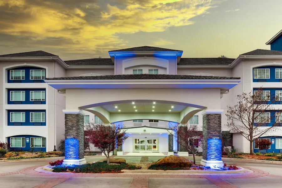 Holiday Inn Express & Suites Ardmore by IHG hotel detail image 2