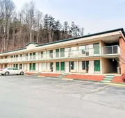 Econo Lodge Martinsville hotel detail image 3