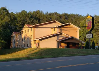 Raceway Inn hotel thumbnail 4