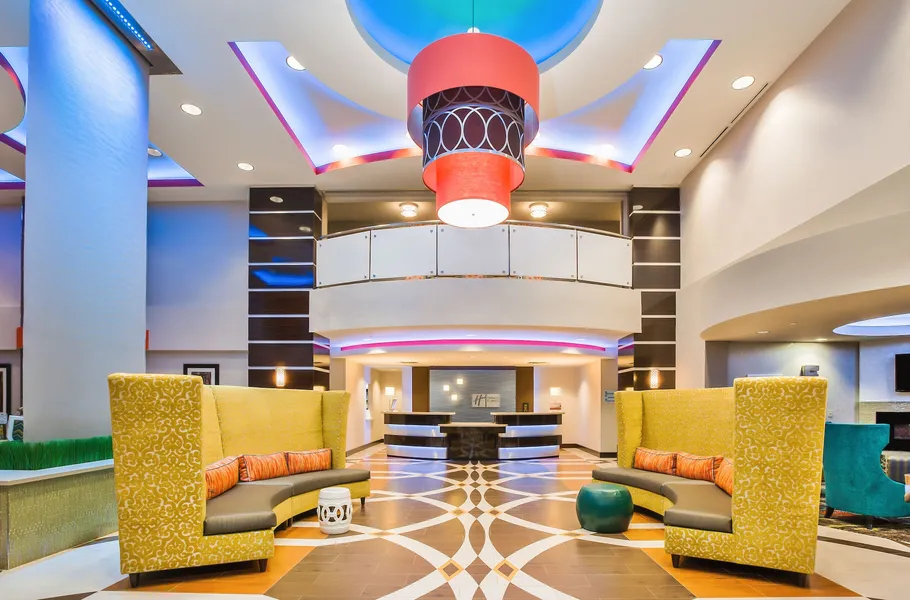 Holiday Inn Express & Suites Eureka by IHG hotel detail image 6