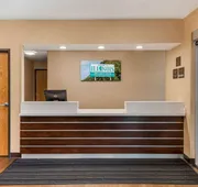 Comfort Inn & Suites near Route 66 hotel detail image 4