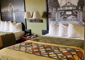 Super 8 by Wyndham Troy hotel thumbnail 5