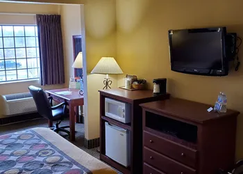 Super 8 by Wyndham Troy hotel thumbnail 8