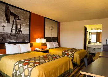 Super 8 by Wyndham Woodward hotel thumbnail 5