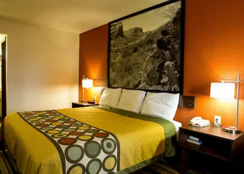 Super 8 by Wyndham Woodward hotel thumbnail 6