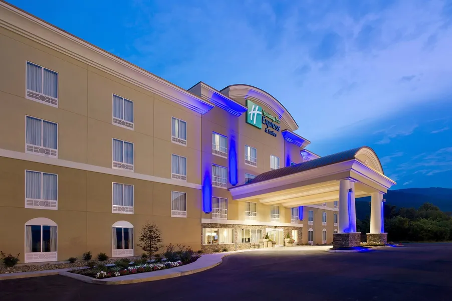 Holiday Inn Express & Suites, Caryville by IHG hotel detail image 6