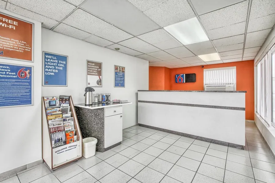 Motel 6 Windsor, ON hotel detail image 6
