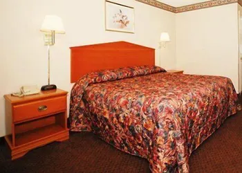 Quality Inn hotel thumbnail 3