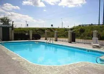 Quality Inn hotel thumbnail 7
