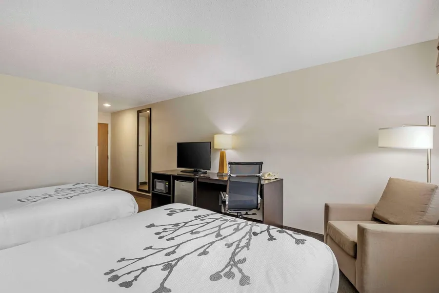 Sleep Inn & Suites Charles City hotel detail image 6