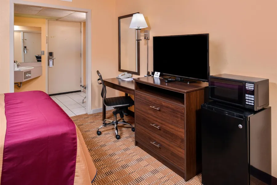 Americas Best Value Inn Ellsworth hotel detail image 6