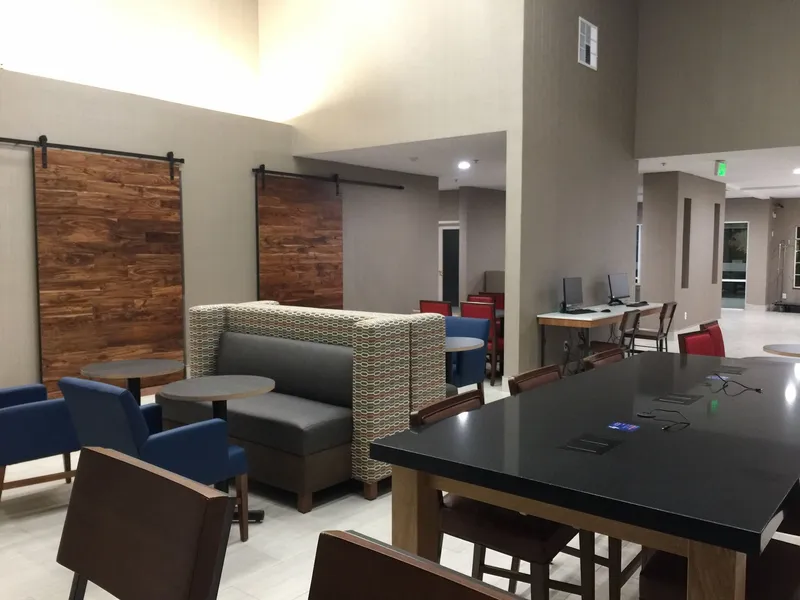 Holiday Inn Express & Suites Tulare by IHG hotel detail image 6
