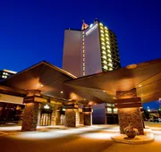 Sandman Signature Vancouver Airport Hotel & Resort hotel detail image 4