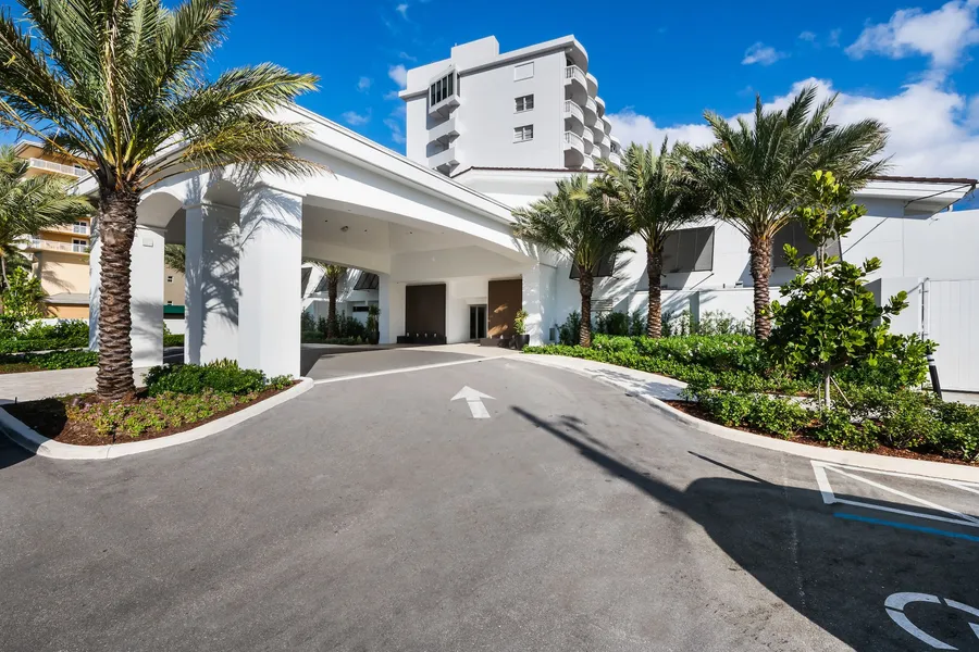 Beachcomber Resort & Club hotel detail image 6