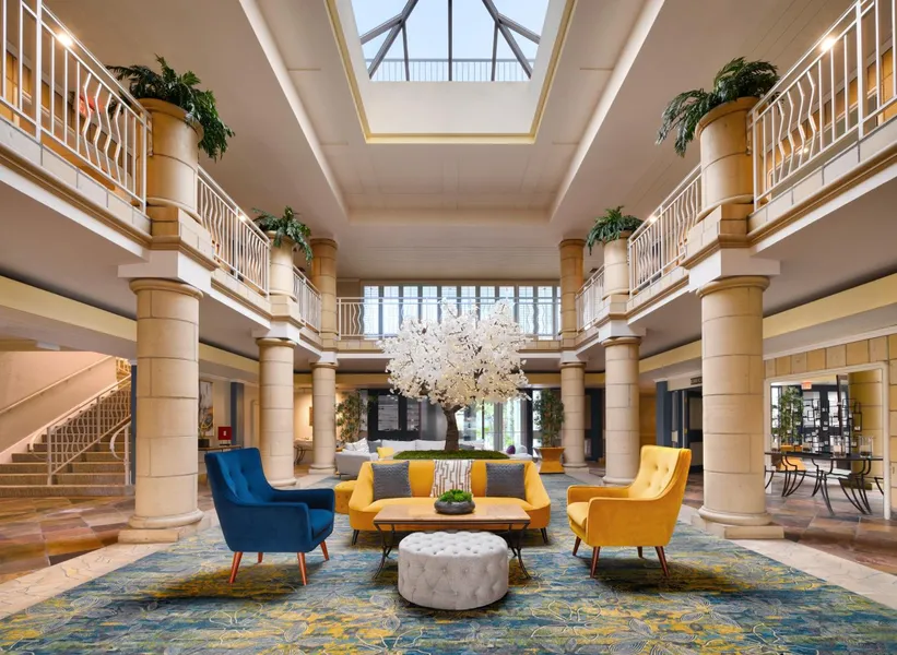 Atrium Hotel at Orange County Airport hotel detail image 2